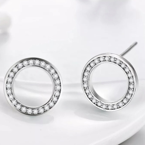 **New Luxury Diamond Sterling Silver Stud Earrings - Picture 1 of 3